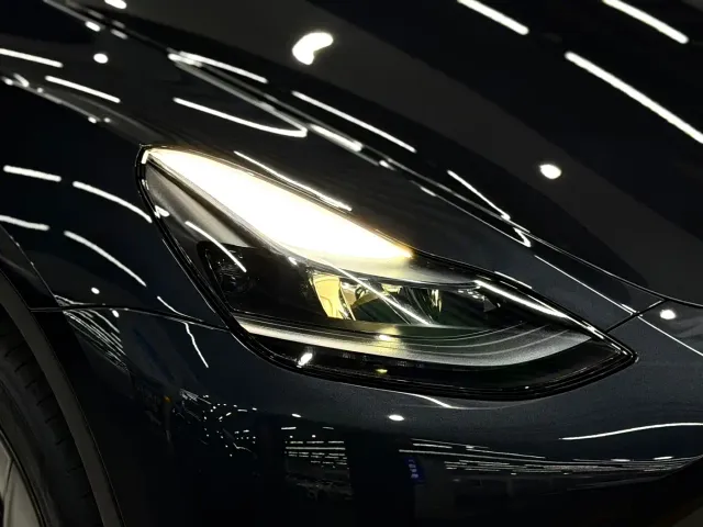 Tesla Model Y — Фото автомобиля 17