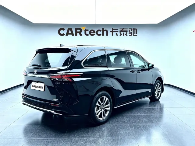 Toyota Sienna — Фото автомобиля 5
