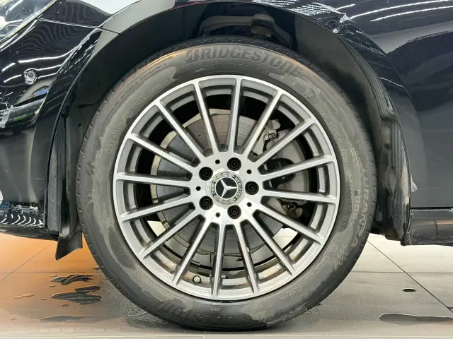 Mercedes-Benz E-Class — Фото автомобиля 17