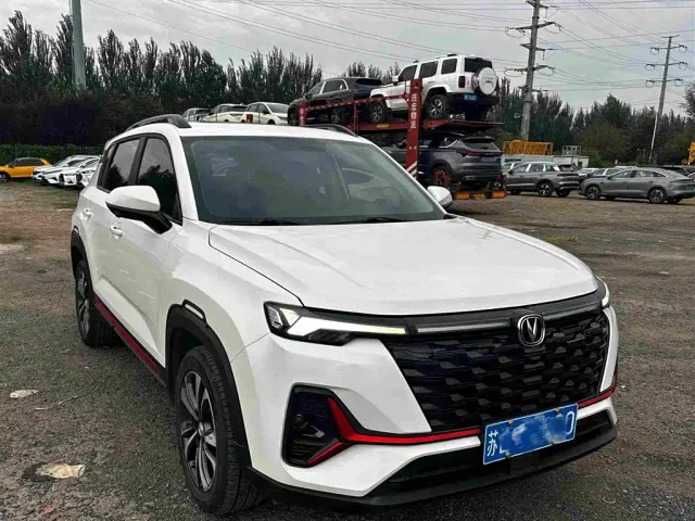 Changan CS35 Plus — Фото автомобиля 3