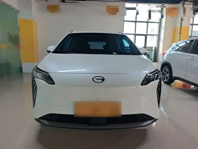 GAC Aion Y — Фото автомобиля 2