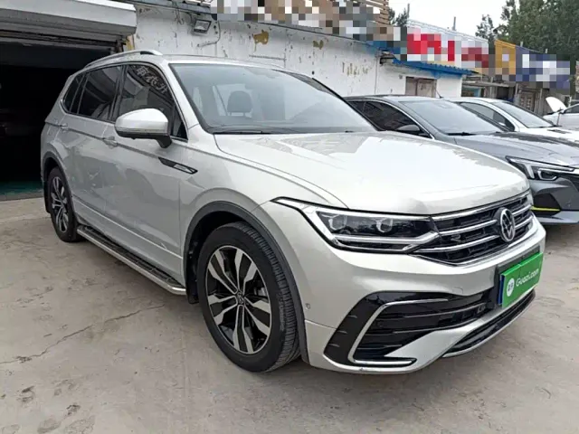 Volkswagen Tiguan L — Фото автомобиля 3