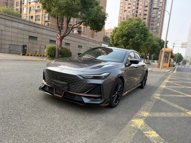 Фотография автомобиля — Changan UNI-V