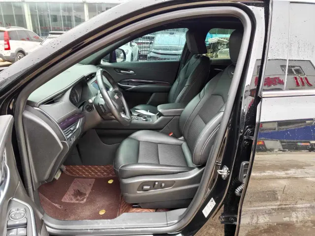 Cadillac XT4 — Фото автомобиля 4