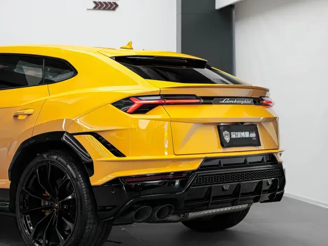 Lamborghini Urus — Фото автомобиля 10