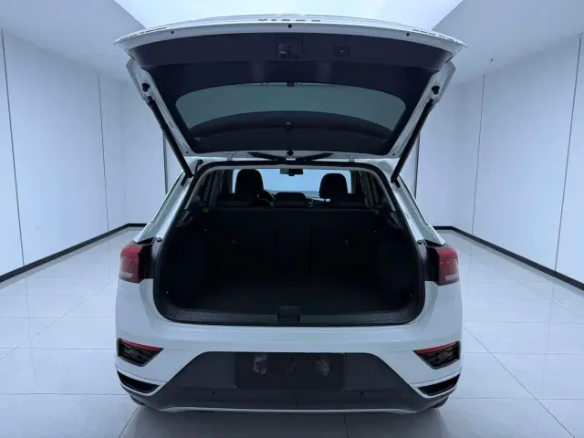 Volkswagen T-Roc — Фото автомобиля 24