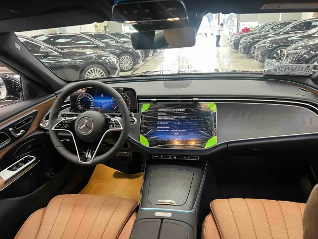 Mercedes-Benz E-Class — Фото автомобиля 13