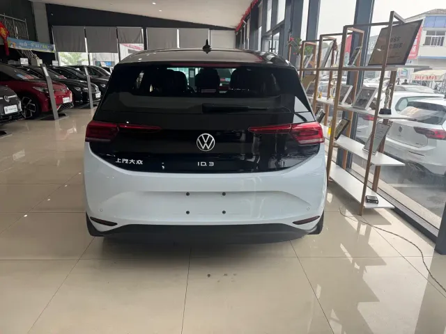 Volkswagen ID.3 — Фото автомобиля 9