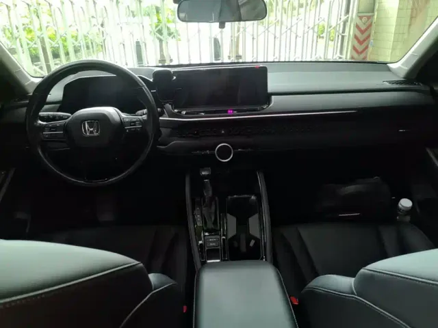 Honda Accord — Фото автомобиля 9