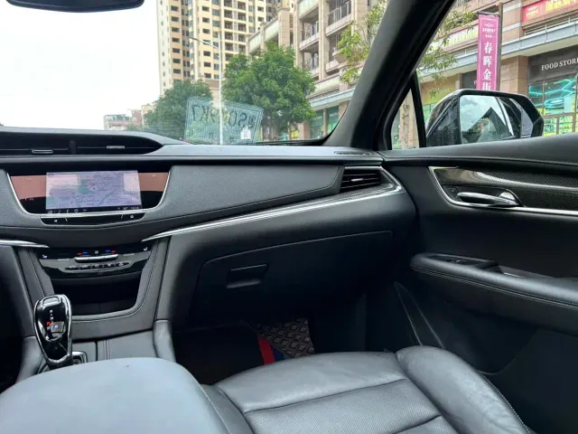 Cadillac XT5 — Фото автомобиля 8
