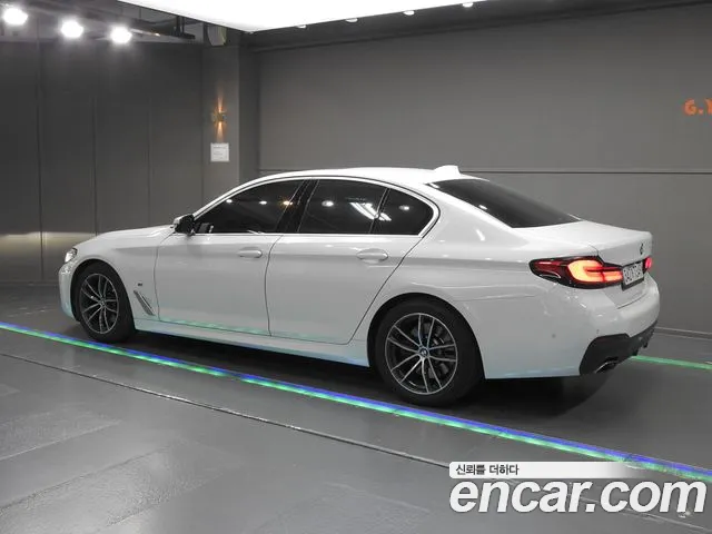BMW 5 Series G30 — Фото автомобиля 2