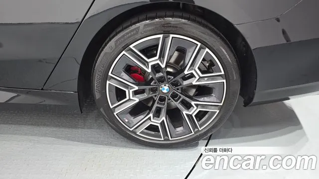 BMW 5-Series 5 серия (G60) 530i xDrive M Sport Pro Special Edition — Фото автомобиля 19