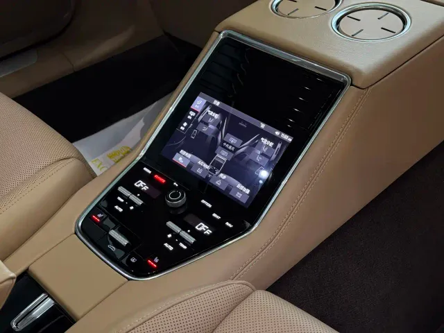 Porsche Panamera — Фото автомобиля 13
