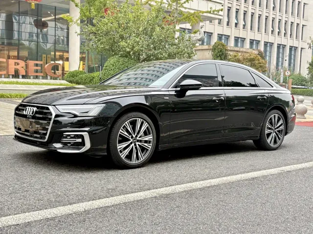 Фотография автомобиля — Audi A6L