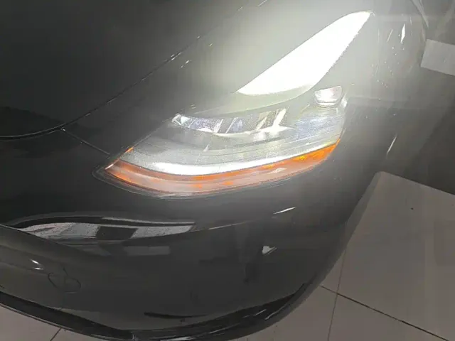 Tesla Model Y — Фото автомобиля 23