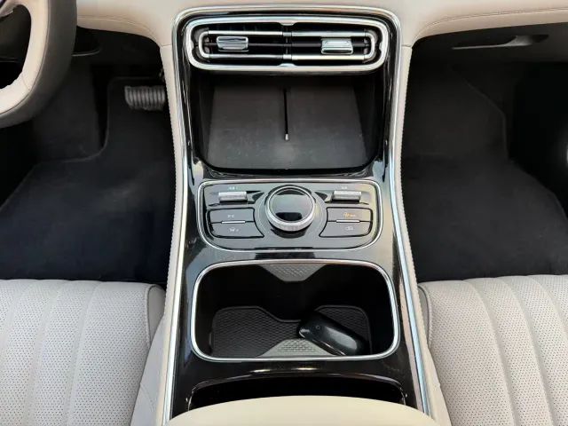 Geely Galaxy Stellar 6 — Фото автомобиля 21