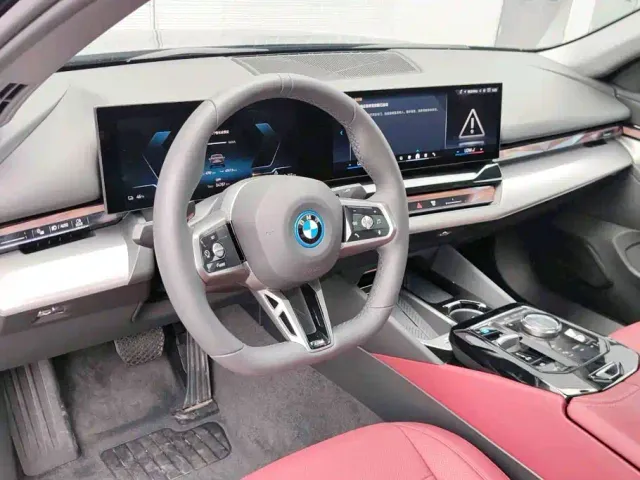 BMW i5 — Фото автомобиля 7