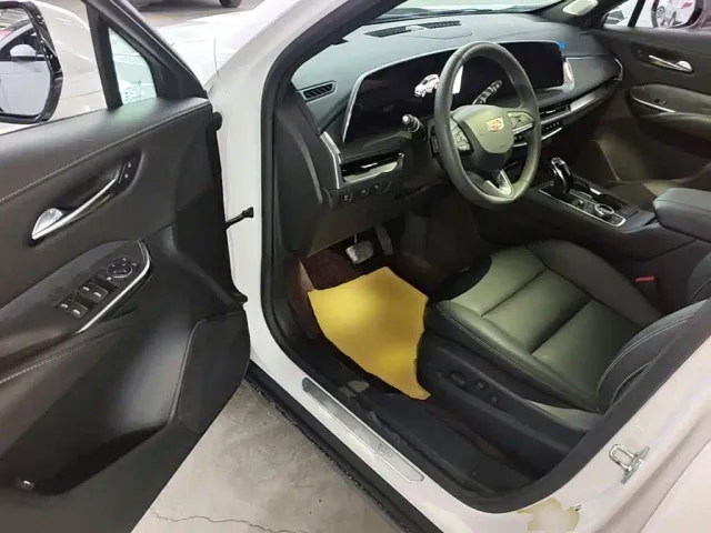 Cadillac XT4 — Фото автомобиля 15