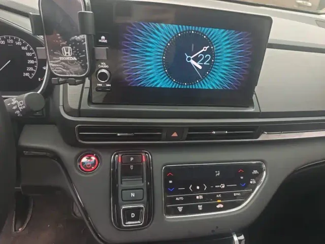 Honda Elysion 2022 2.0L e:HEV Luxury — Фото автомобиля 12