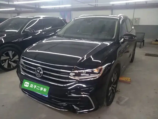 Фотография автомобиля — Volkswagen Tiguan L