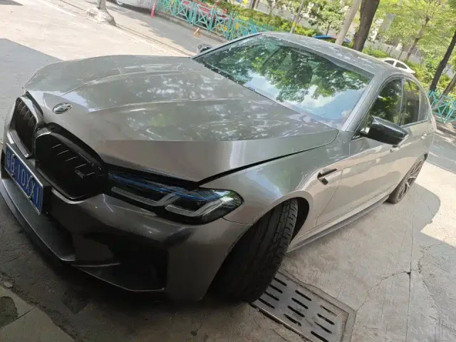 Фотография автомобиля — BMW 5 Series