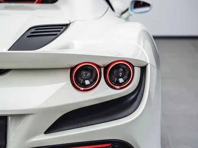 Ferrari F8 — Фото автомобиля 9