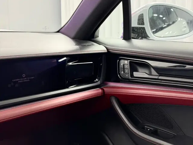 Porsche Panamera — Фото автомобиля 12