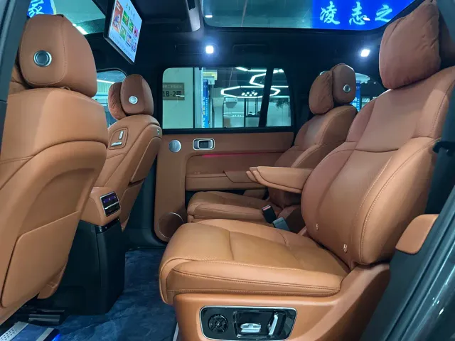 Li Auto L9 — Фото автомобиля 10