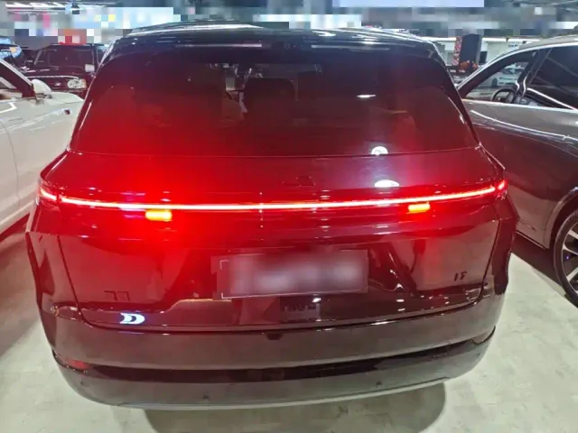 Li Auto L7 — Фото автомобиля 5
