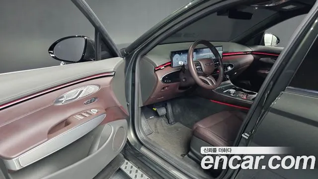 Genesis GV70 — Фото автомобиля 15