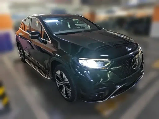 Mercedes-Benz EQE SUV — Фото автомобиля 5