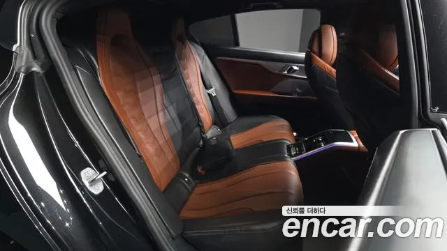 BMW 8 Series G15 — Фото автомобиля 12