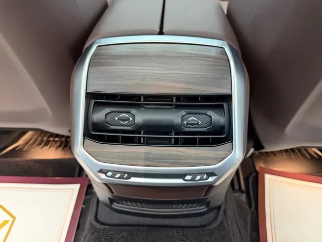 BMW 7 Series — Фото автомобиля 10
