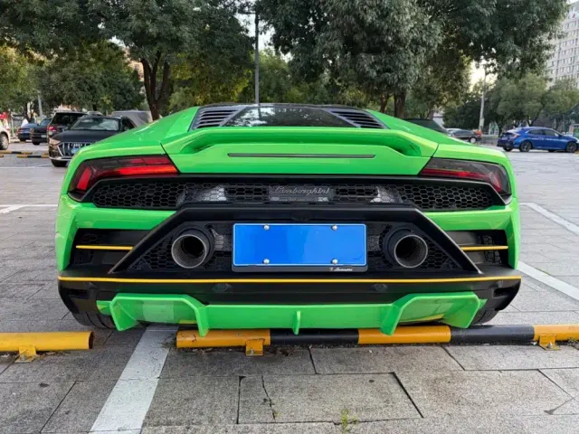 Lamborghini Huracan — Фото автомобиля 9