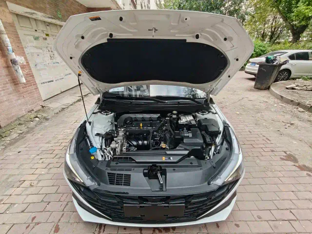 Hyundai Elantra — Фото автомобиля 5