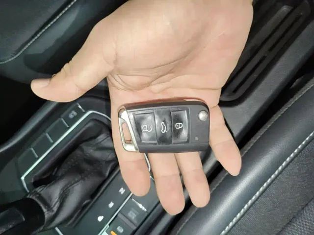Volkswagen Tiguan L — Фото автомобиля 8