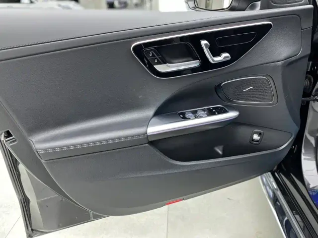 Mercedes-Benz C-Class — Фото автомобиля 16