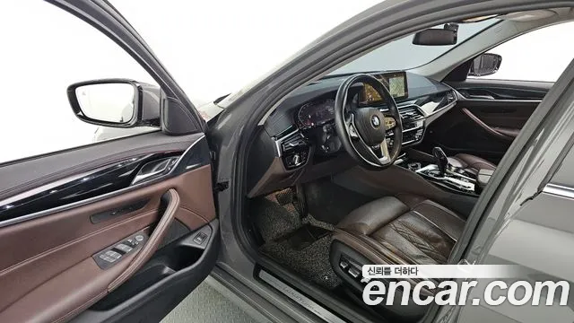 BMW 5-Series 5 серия (G30) 523d xDrive Luxury — Фото автомобиля 10
