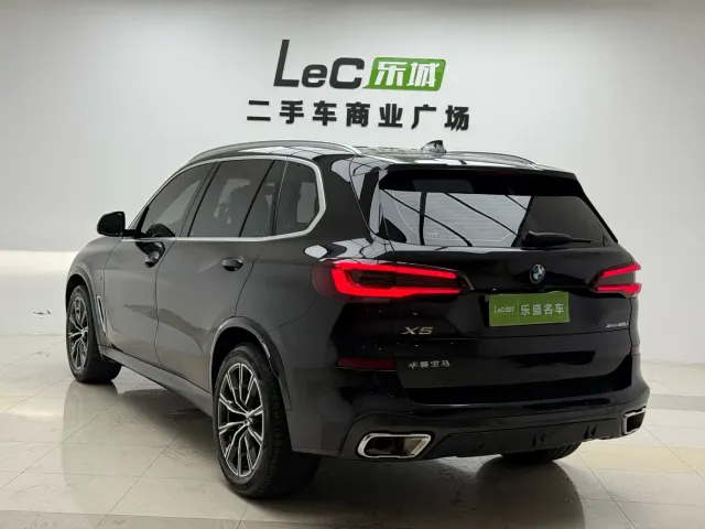 BMW X5 — Фото автомобиля 6