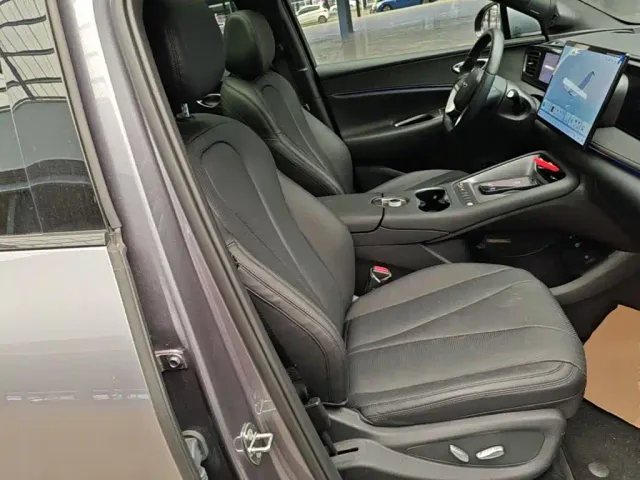 BYD Sealion 06 — Фото автомобиля 24