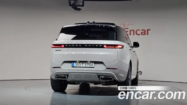 Land Rover Range Rover Sport — Фото автомобиля 4