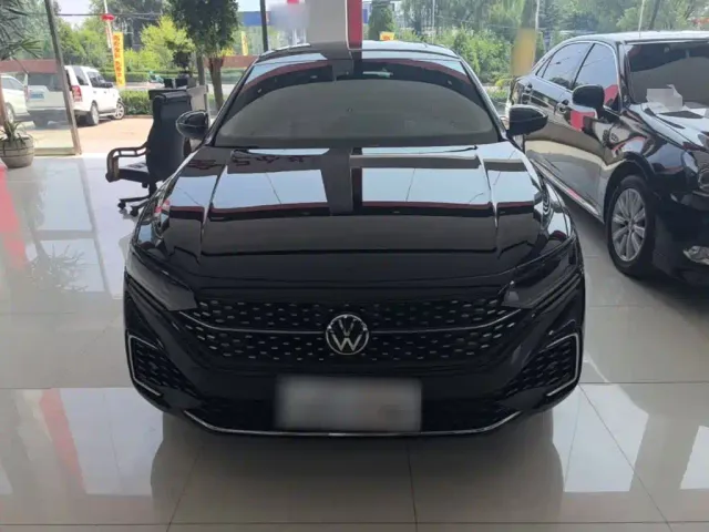 Volkswagen Passat — Фото автомобиля 2