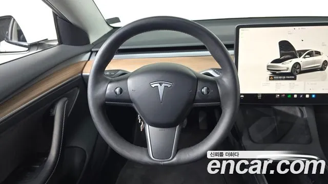 Tesla Model 3 — Фото автомобиля 13