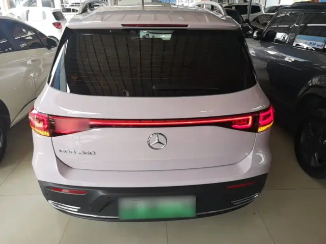 Mercedes-Benz EQB — Фото автомобиля 5