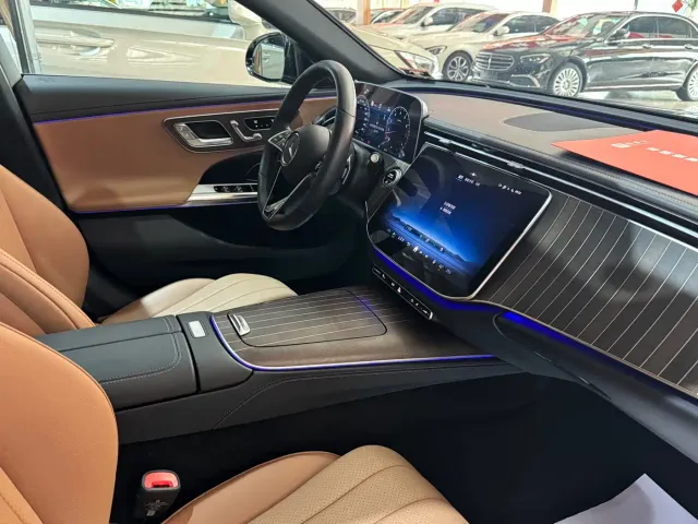 Mercedes-Benz E-Class — Фото автомобиля 8