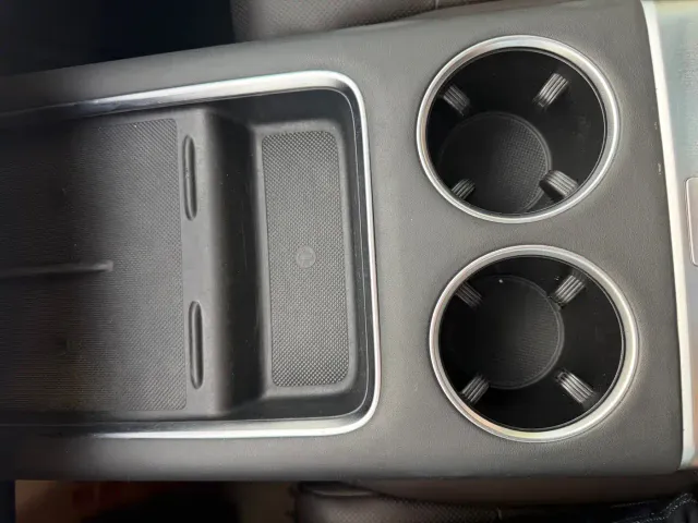 Li Auto L8 — Фото автомобиля 18