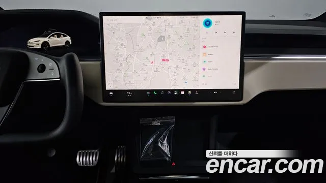 Tesla Model X — Фото автомобиля 13