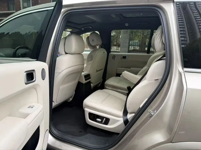 Li Auto L9 — Фото автомобиля 3