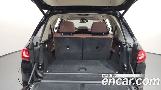 BMW X7 — Фото автомобиля 24