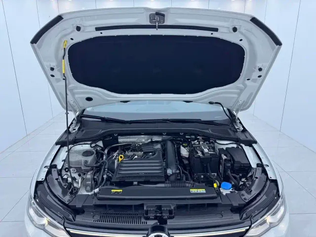 Volkswagen Golf — Фото автомобиля 13
